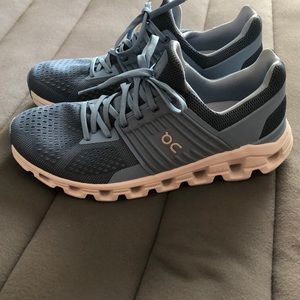 On Cloud Running Shoes size 8.5